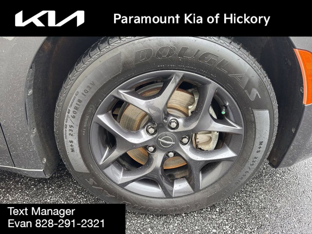 Used 2020 Chrysler Pacifica Touring-L Plus image 9