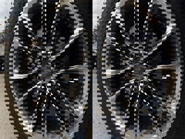 Used 2024 Jeep Wagoneer L Series III w/ Premium Group I image 11