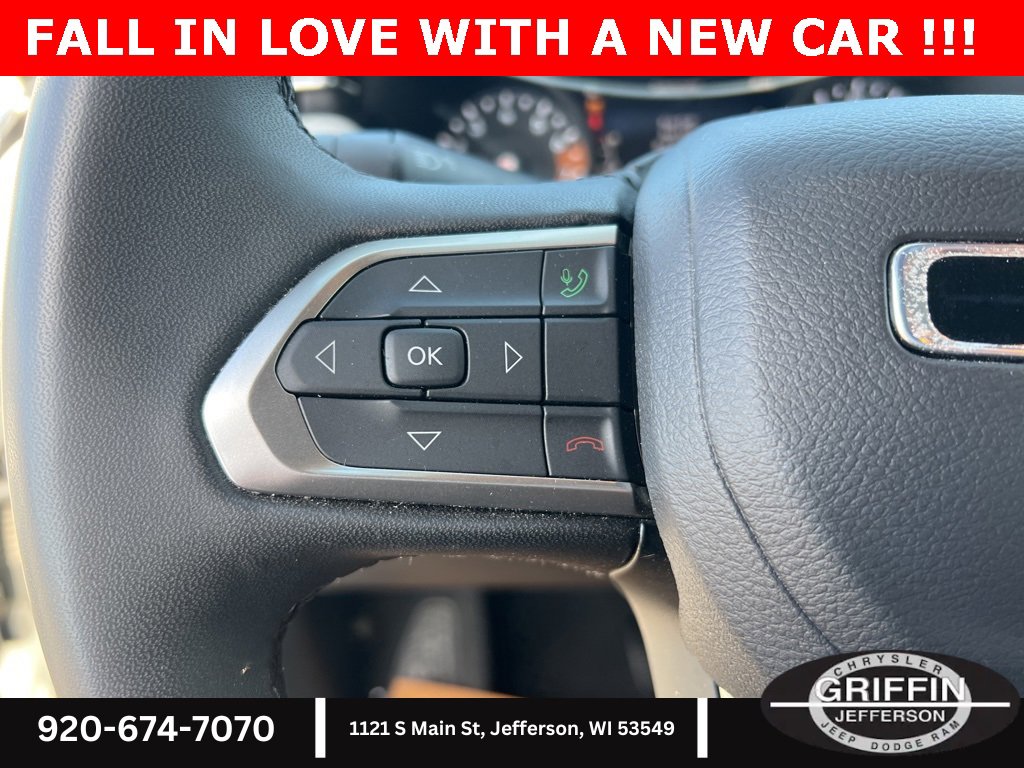 Used 2024 Jeep Compass Limited image 18