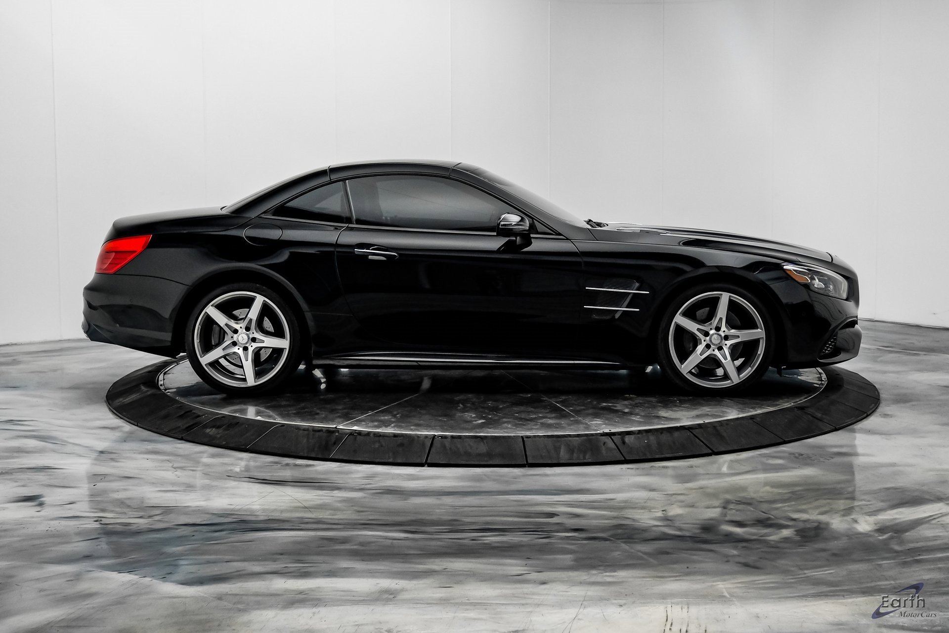 Used 2017 Mercedes-Benz SL 550 image 21