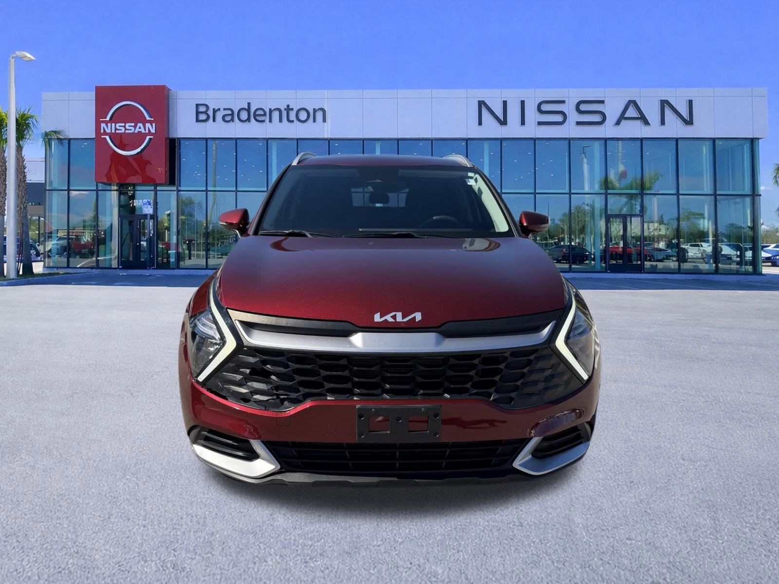 Used 2023 Kia Sportage LX image 2