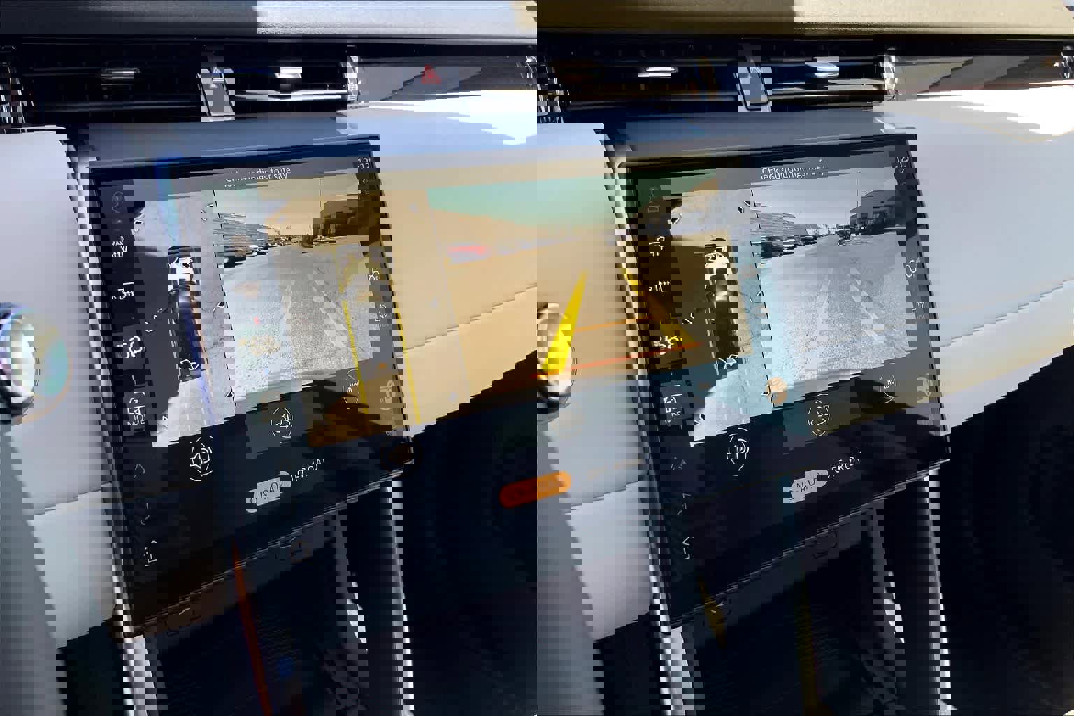 Used 2025 Land Rover Discovery Sport S image 16