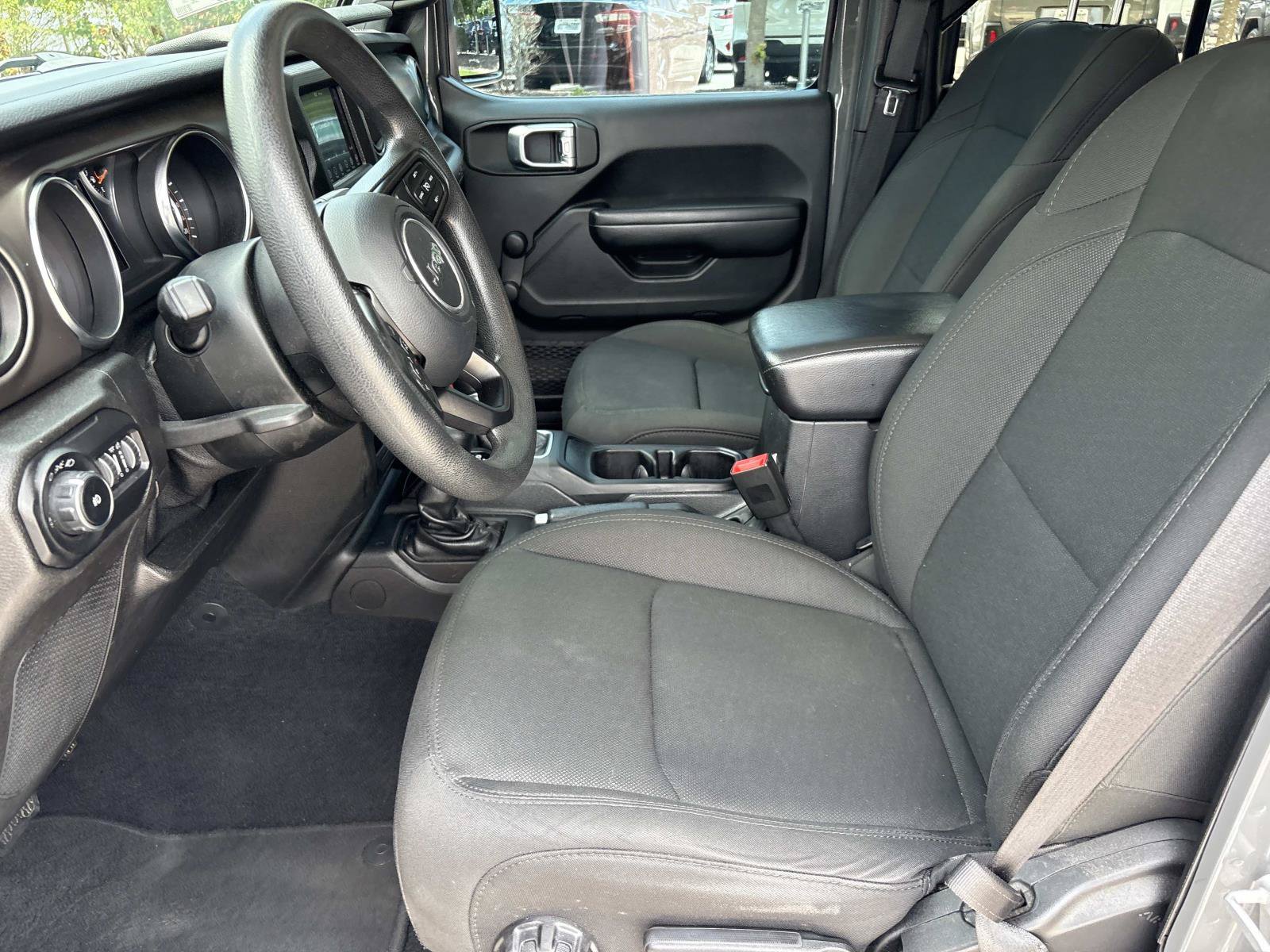 Used 2018 Jeep Wrangler Unlimited Sport AWD/4WD image 14