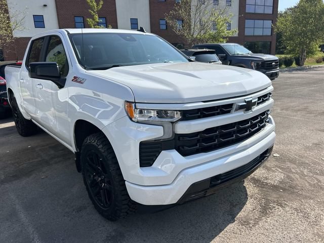 Used 2023 Chevrolet Silverado 1500 RST w/ Z71 Off-Road Package AWD/4WD image 3