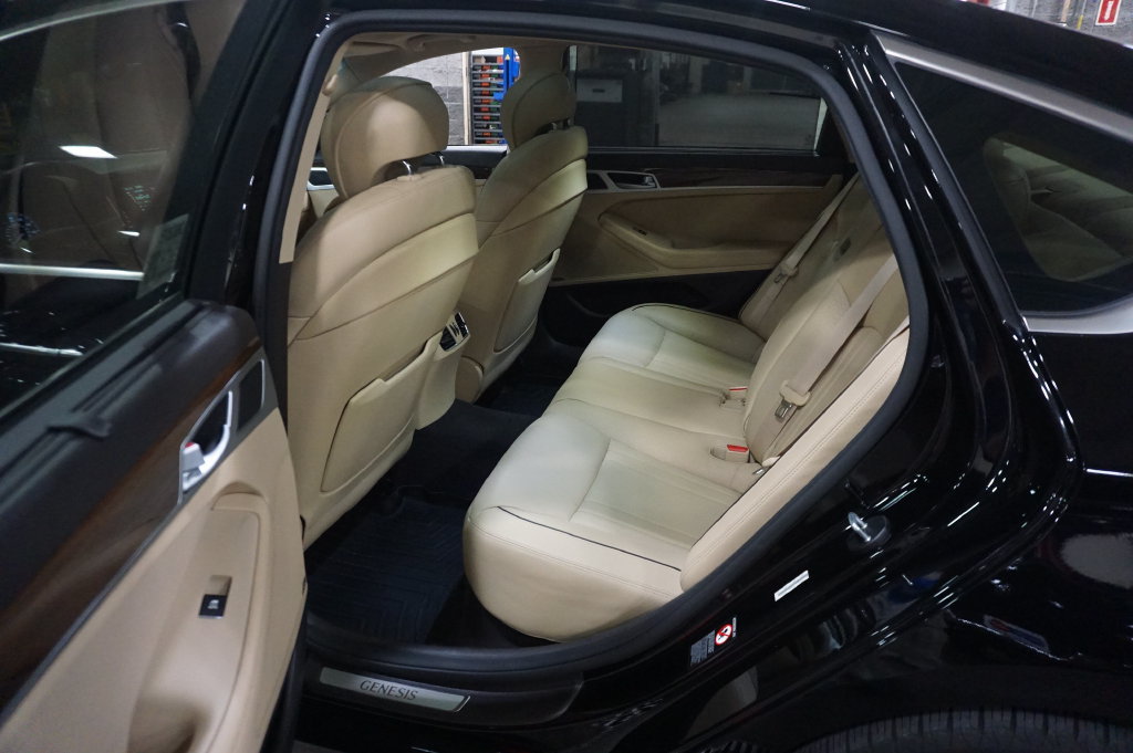 Used 2015 Hyundai Genesis 3.8 w/ Option Group 03 RWD image 14