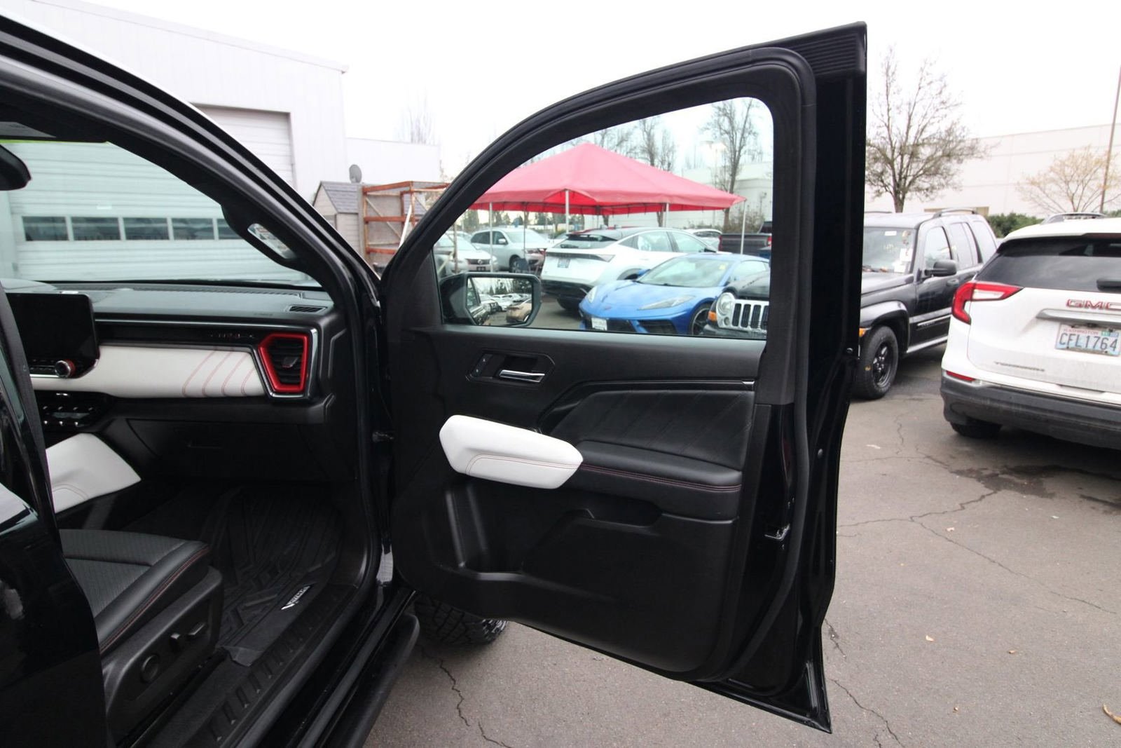 Used 2024 GMC Canyon AT4X AWD/4WD image 18
