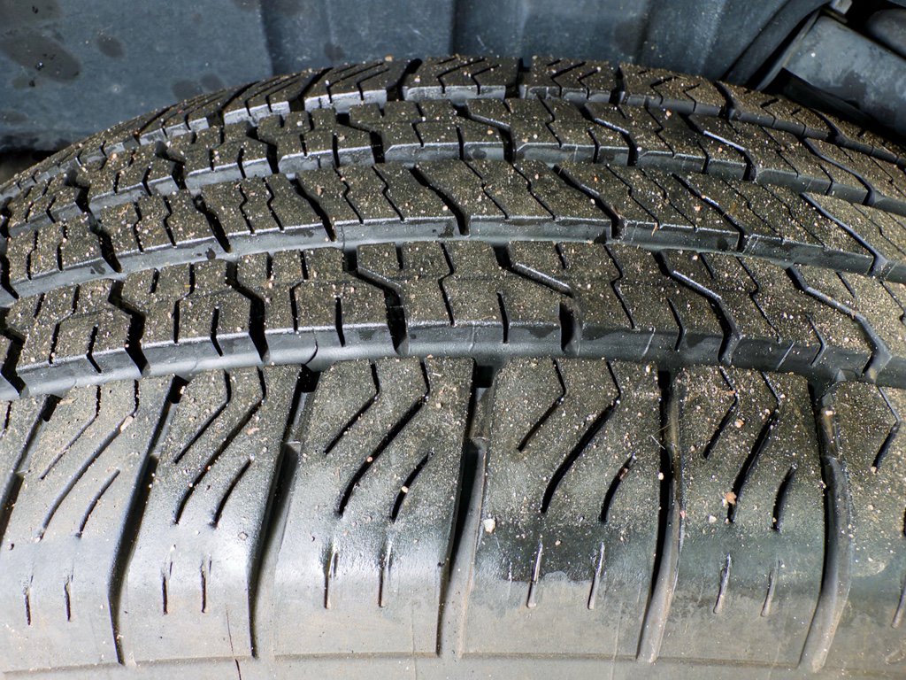 Used 2023 Ford F150 Lightning Lariat image 38