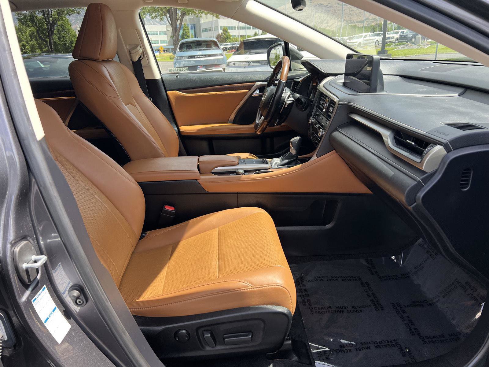 Used 2022 Lexus RX 350L Premium w/ Premium Package AWD/4WD image 17