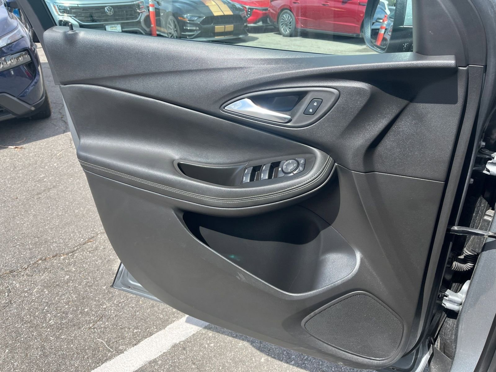 Used 2025 Buick Encore GX Preferred image 18