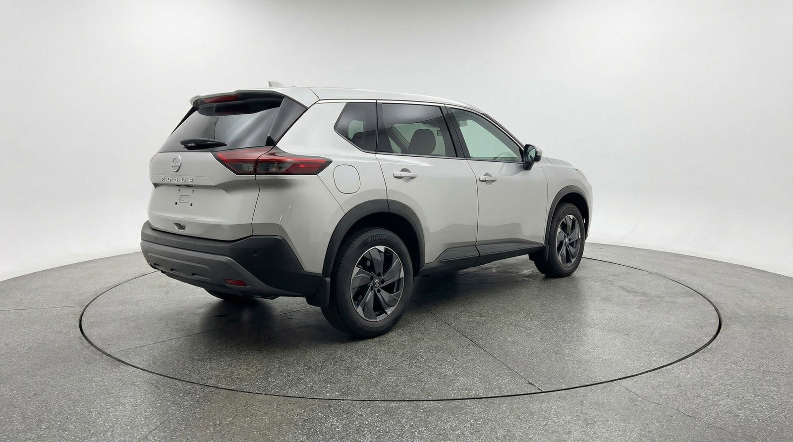 Used 2025 Nissan Rogue SV image 9