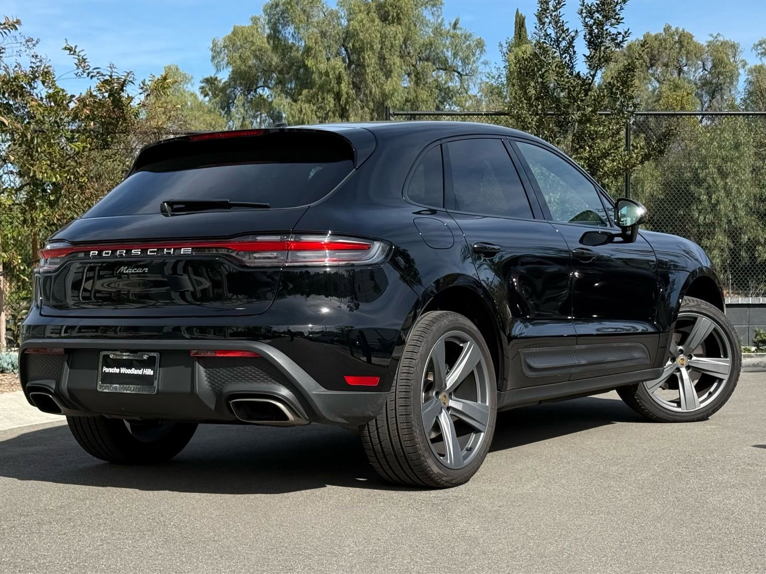 Used 2025 Porsche Macan image 7