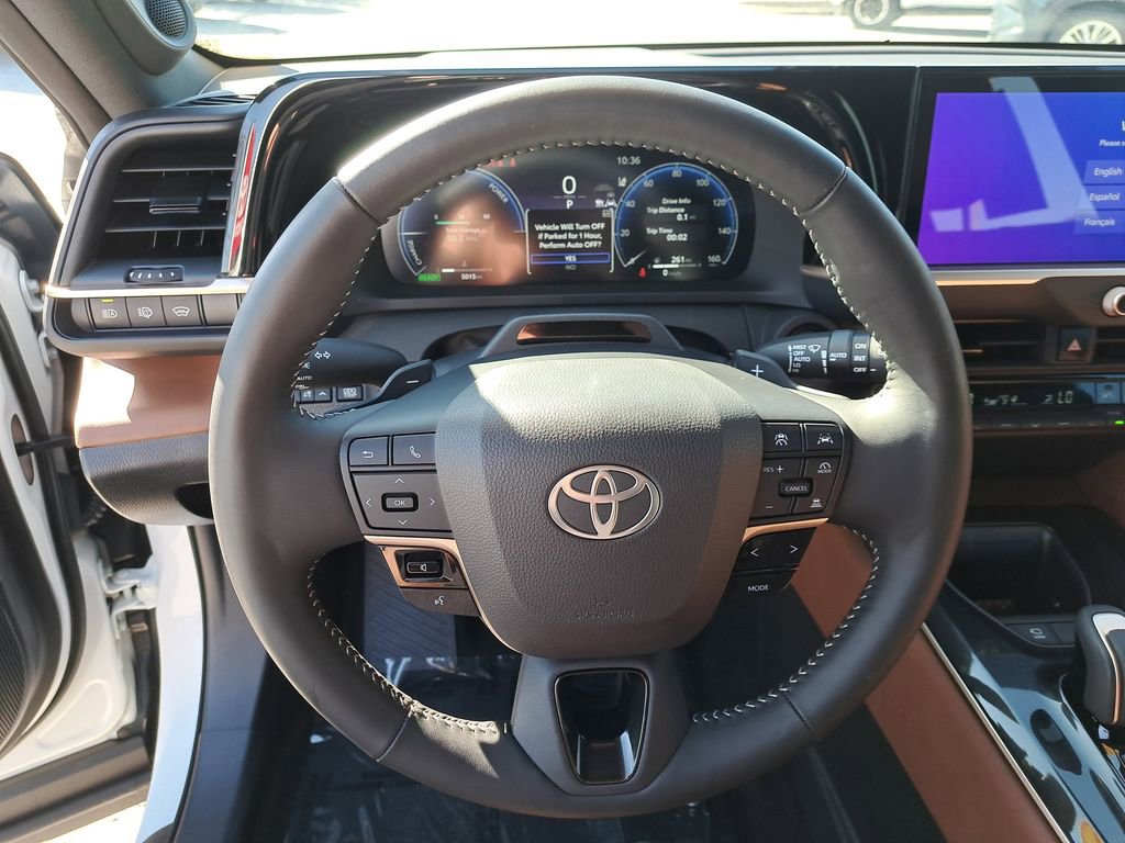 Certified 2025 Toyota Crown Signia Limited image 18