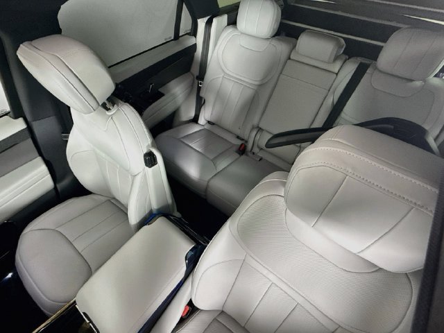New 2027 Land Rover Range Rover Sport SE AWD/4WD image 14