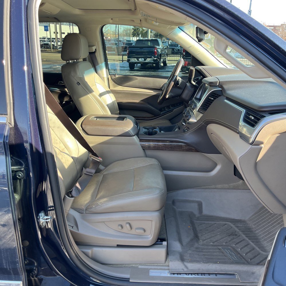 Used 2019 Chevrolet Tahoe LT w/ LT Signature Package image 9