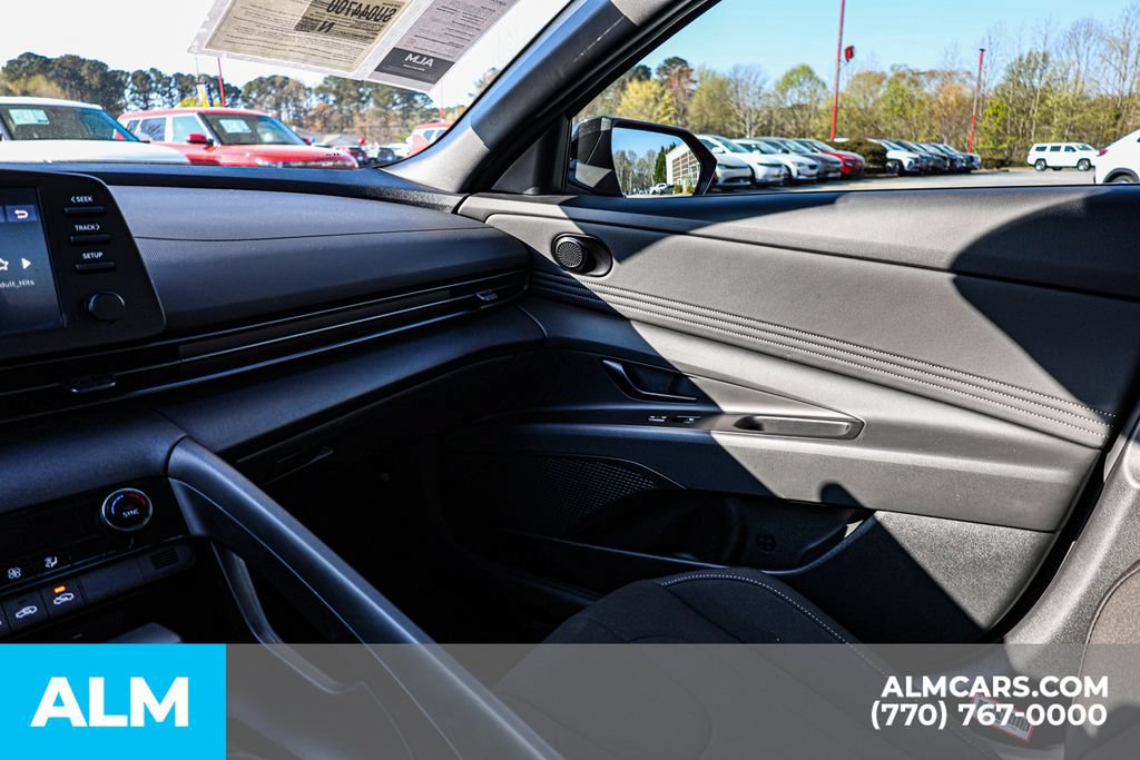 Used 2025 Hyundai Elantra Sport FWD image 42