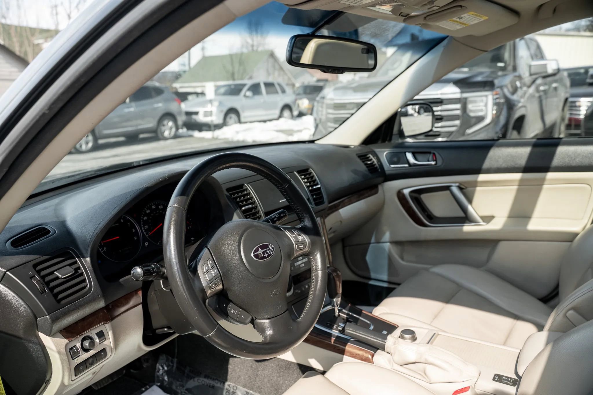 Used 2009 Subaru Outback 3.0R Limited image 6