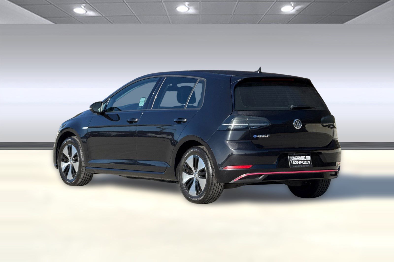 Used 2019 Volkswagen e-Golf SE w/ Driver Assistance Package image 3
