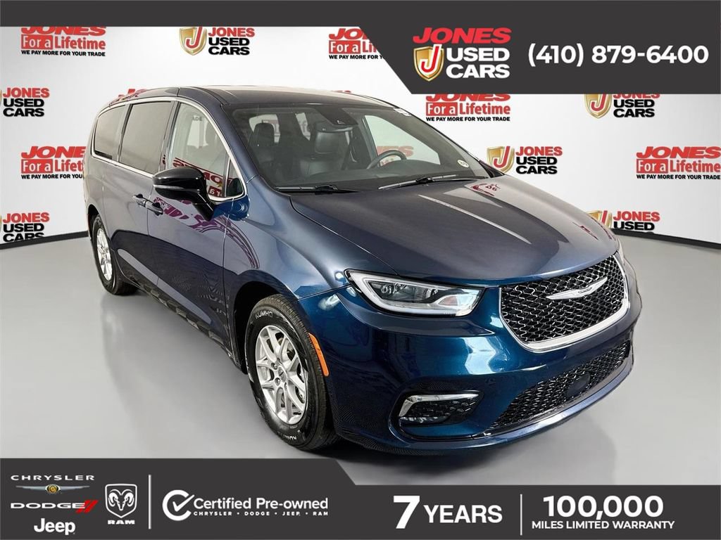 Used 2025 Chrysler Pacifica Select FWD image 1