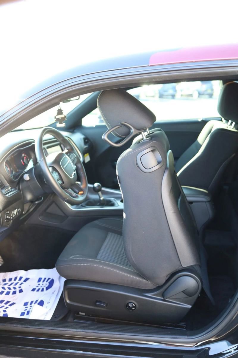 Used 2016 Dodge Challenger R/T w/ Blacktop Package image 37