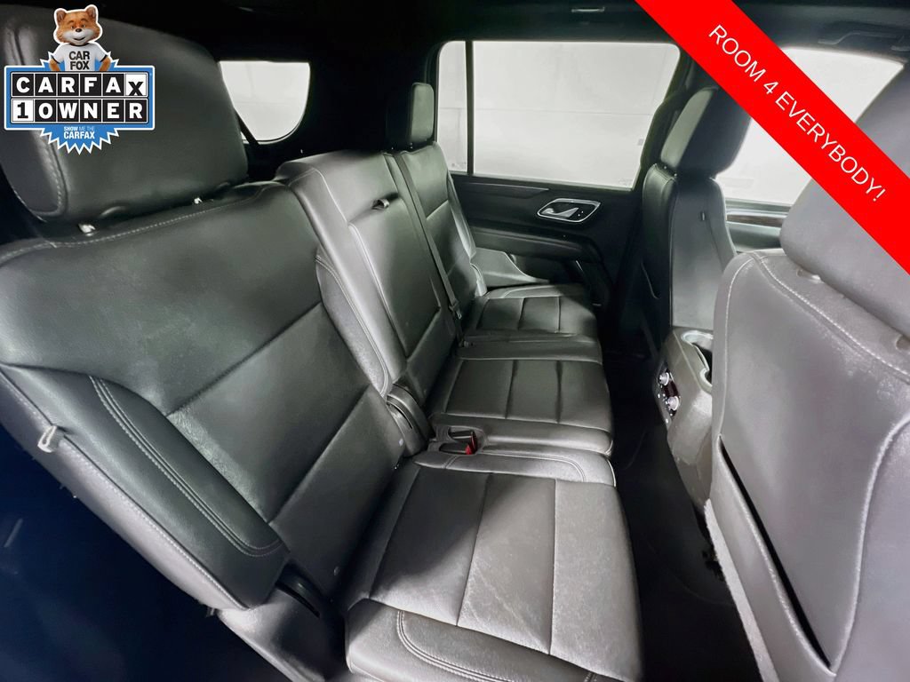 Used 2022 Chevrolet Suburban LT w/ Luxury Package RWD image 30