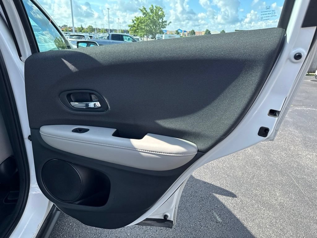 Certified 2021 Honda HR-V LX image 35