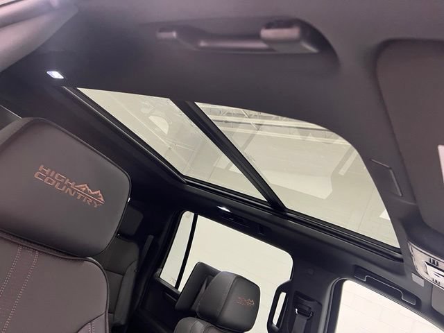 New 2026 Chevrolet Suburban High Country AWD/4WD image 25