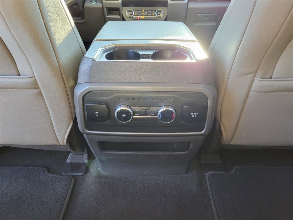 Used 2021 Ford Expedition XLT image 15