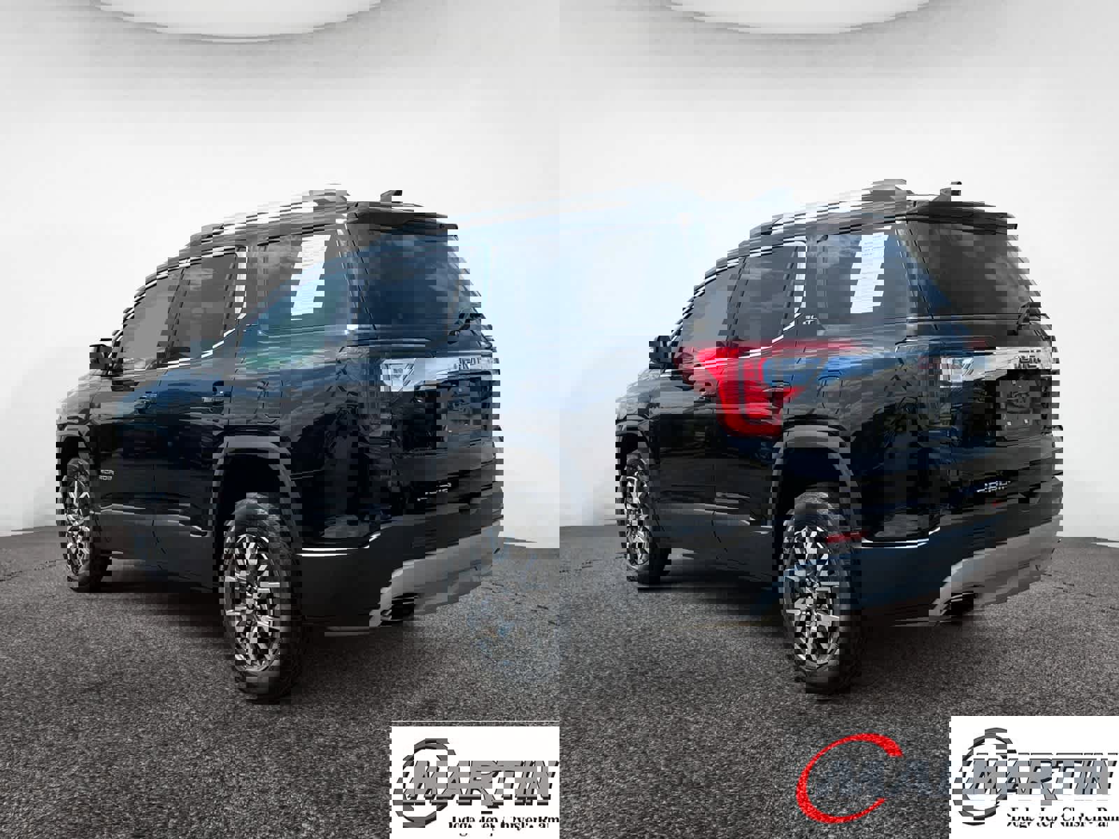 Used 2023 GMC Acadia SLT image 3