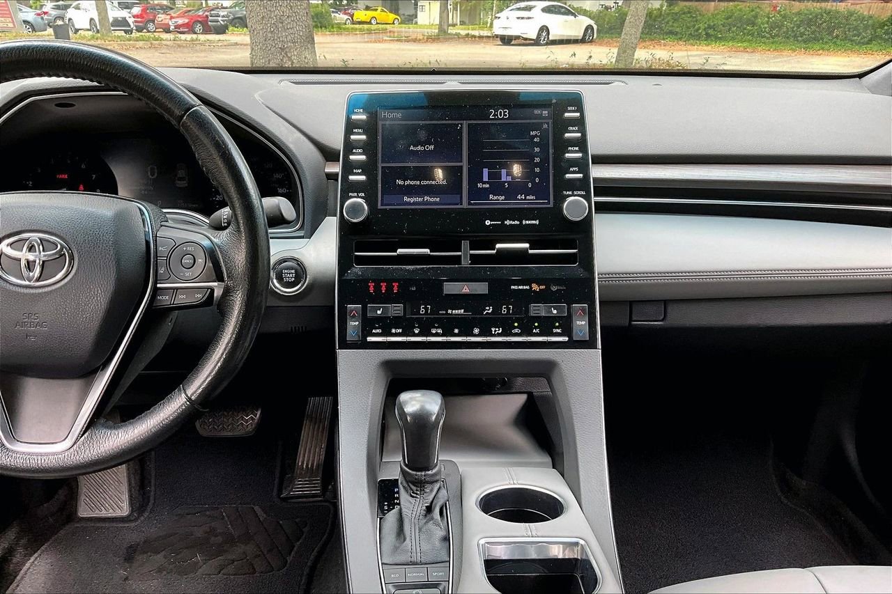 Used 2021 Toyota Avalon XLE w/ Moonroof Package FWD image 9