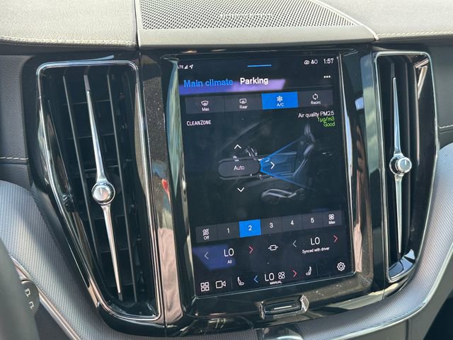 Used 2022 Volvo XC60 T8 R-Design w/ Advanced Package image 27