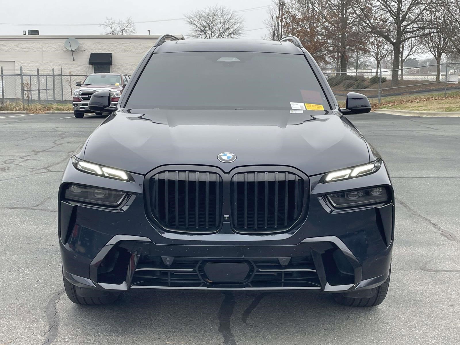 Used 2024 BMW X7 xDrive40i w/ Executive Package image 2