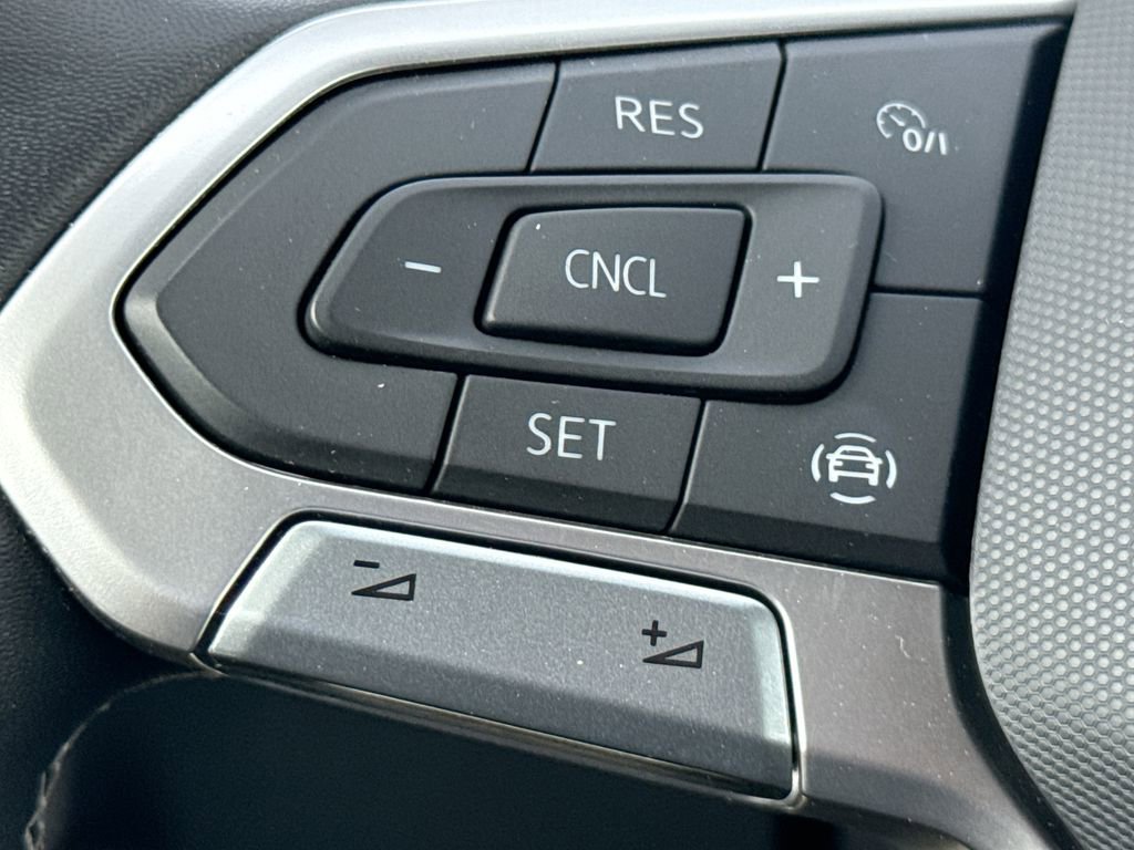 Used 2023 Volkswagen Atlas Cross Sport SE image 20