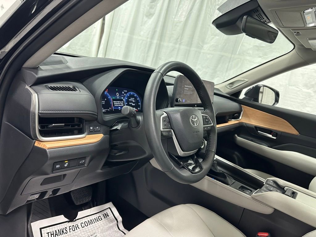 Used 2025 Toyota Grand Highlander AWD image 15