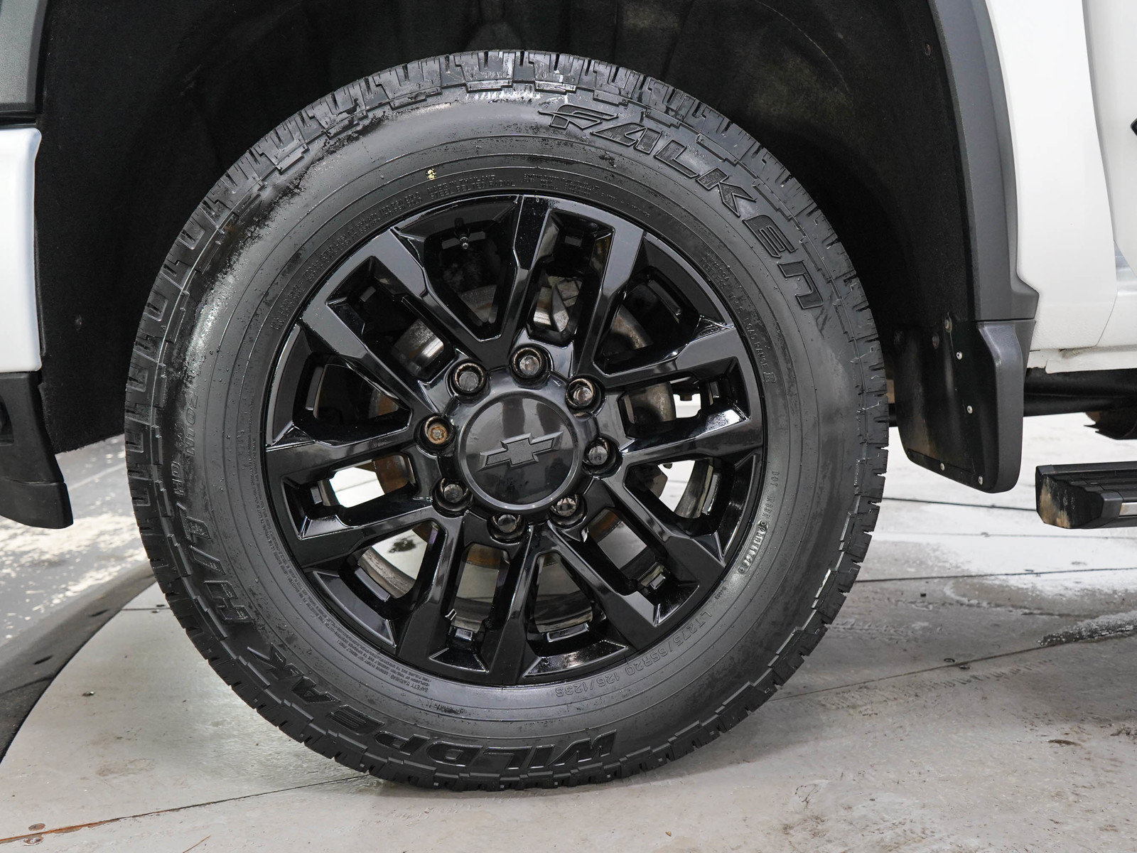 Used 2025 Chevrolet Silverado 2500 High Country w/ High Country Premium Package AWD/4WD image 33