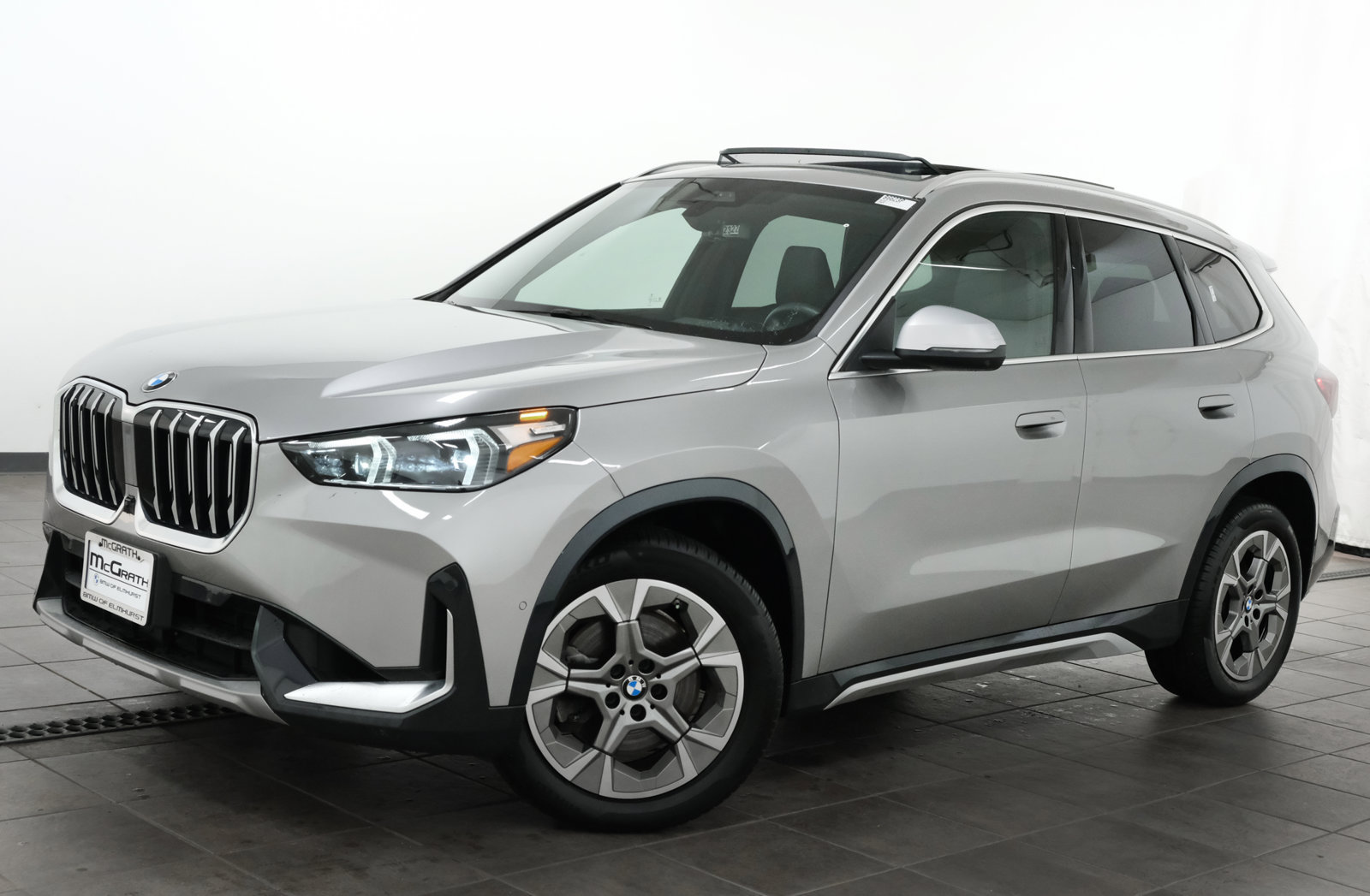 Used 2023 BMW X1 xDrive28i w/ Premium Package AWD/4WD image 1