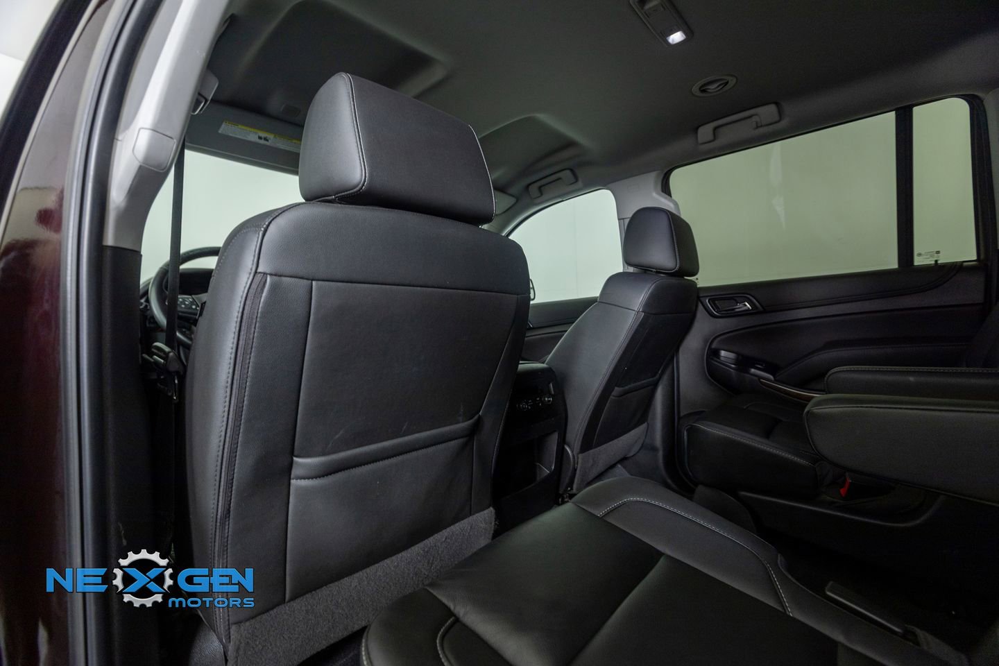 Used 2020 Chevrolet Suburban LT w/ Luxury Package image 27