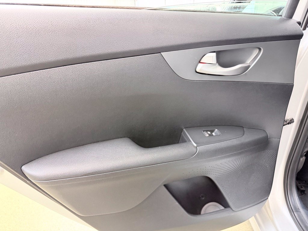 Used 2019 Kia Forte LXS FWD image 17