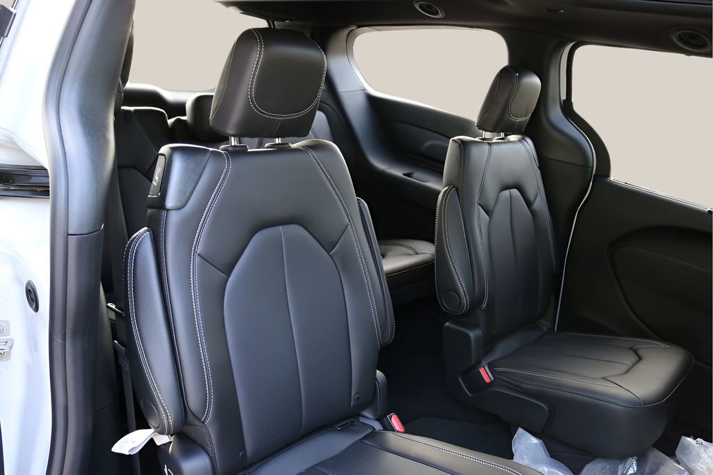 New 2026 Chrysler Pacifica Select FWD image 20