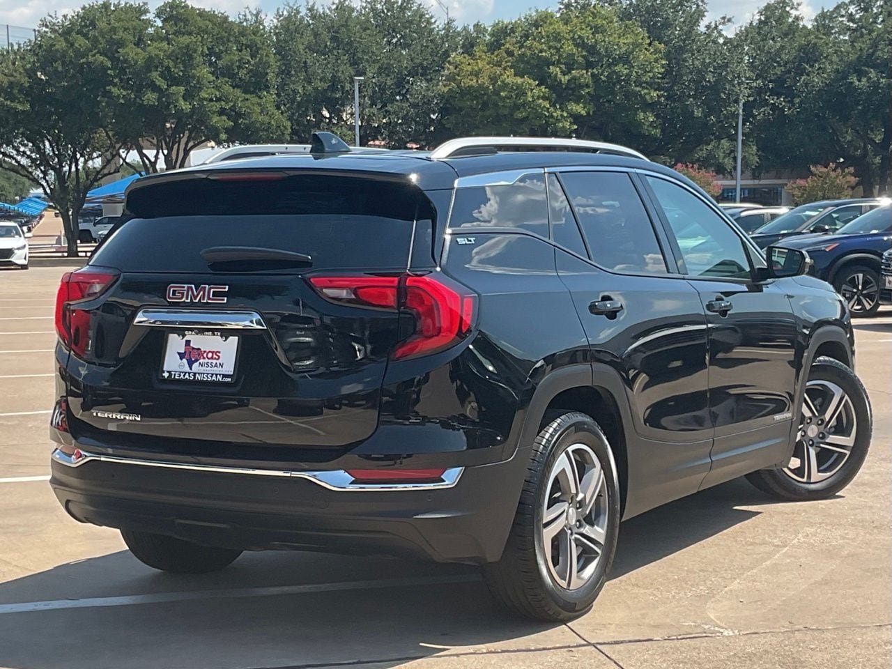 Used 2021 GMC Terrain SLT FWD image 4