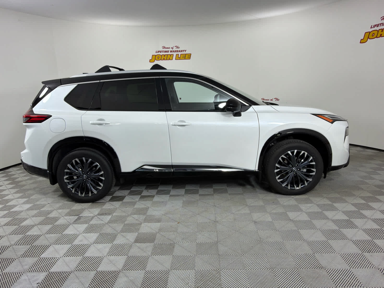 Certified 2026 Nissan Rogue Platinum AWD/4WD image 7