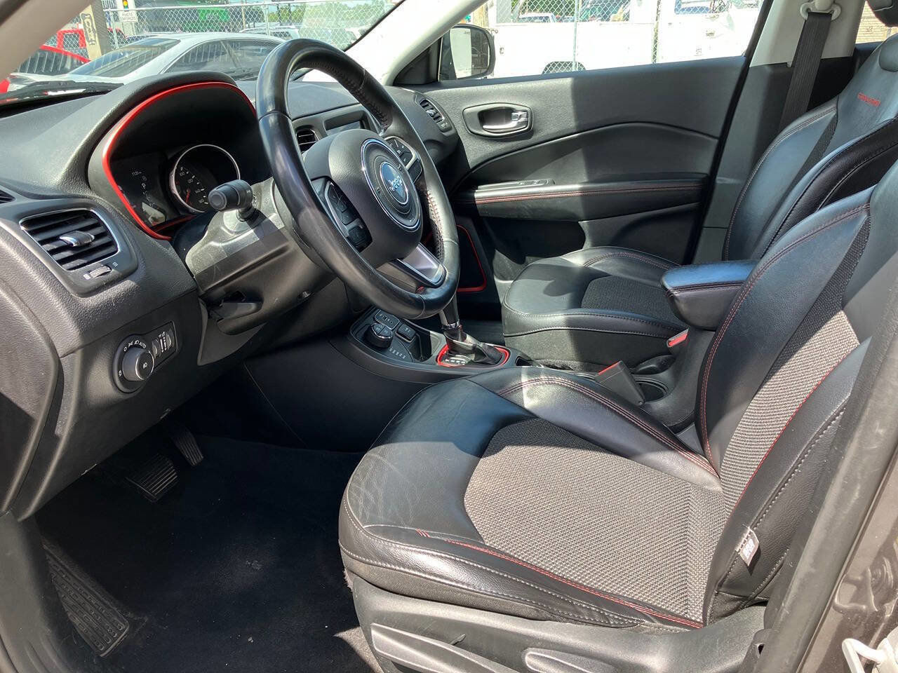 Used 2019 Jeep Compass Trailhawk AWD/4WD image 10