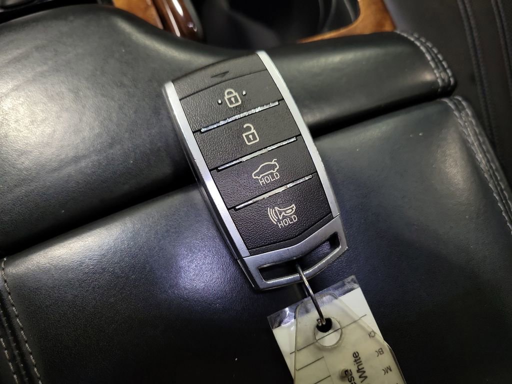 Used 2017 Genesis G90 3.3T Premium RWD image 16