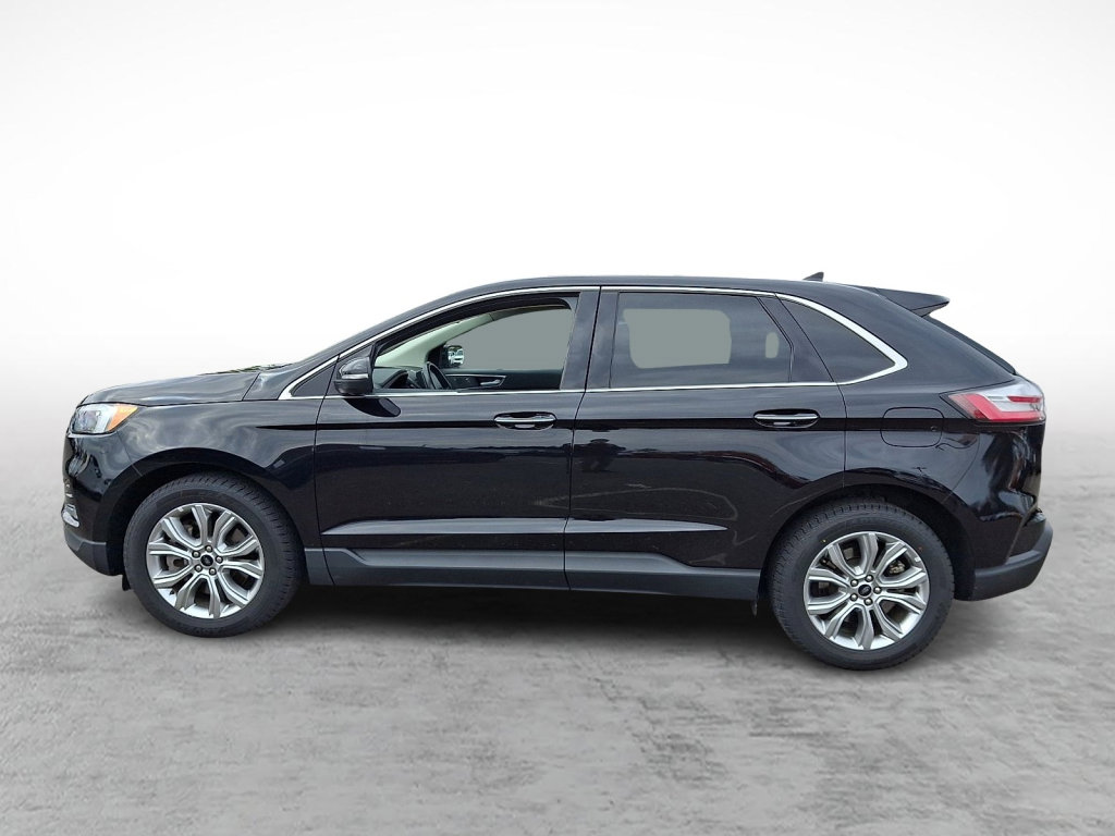 Used 2024 Ford Edge Titanium image 2