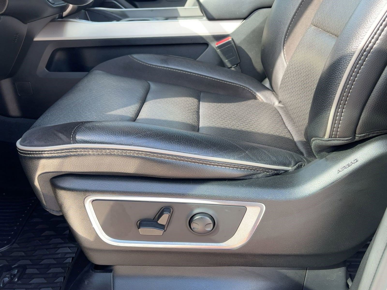 Used 2022 RAM 1500 Laramie image 14