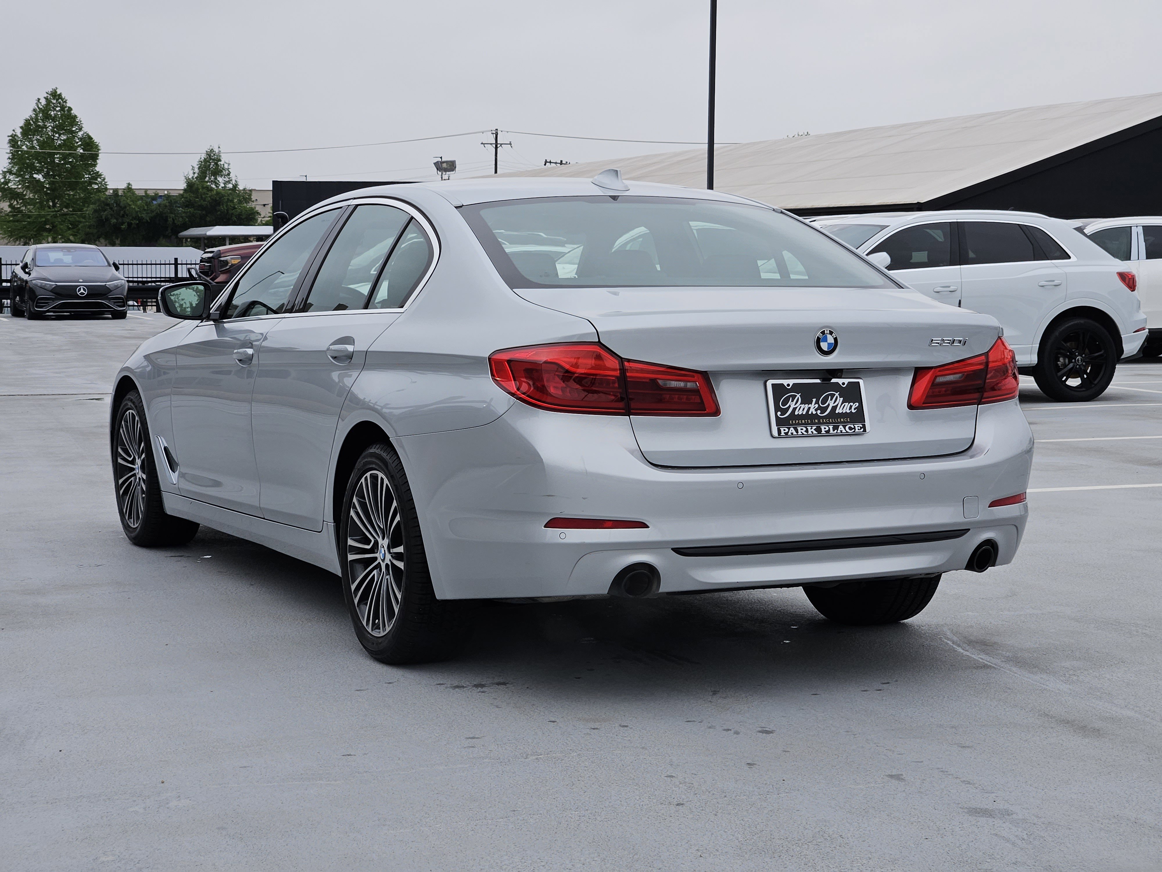 Used 2020 BMW 530i w/ Premium Package RWD image 4