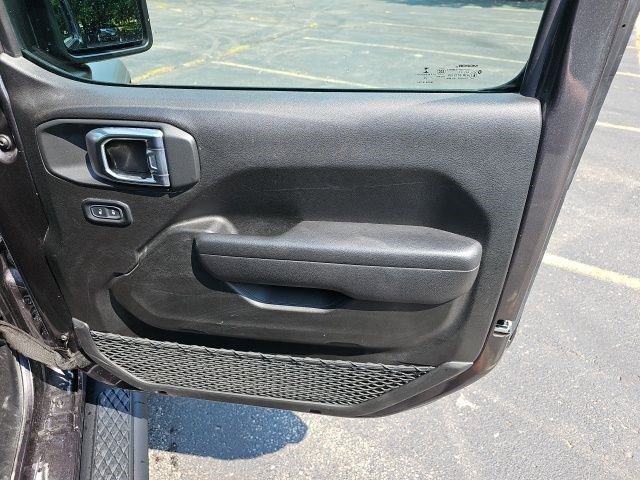 Used 2022 Jeep Gladiator Mojave w/ Cold Weather Group image 15