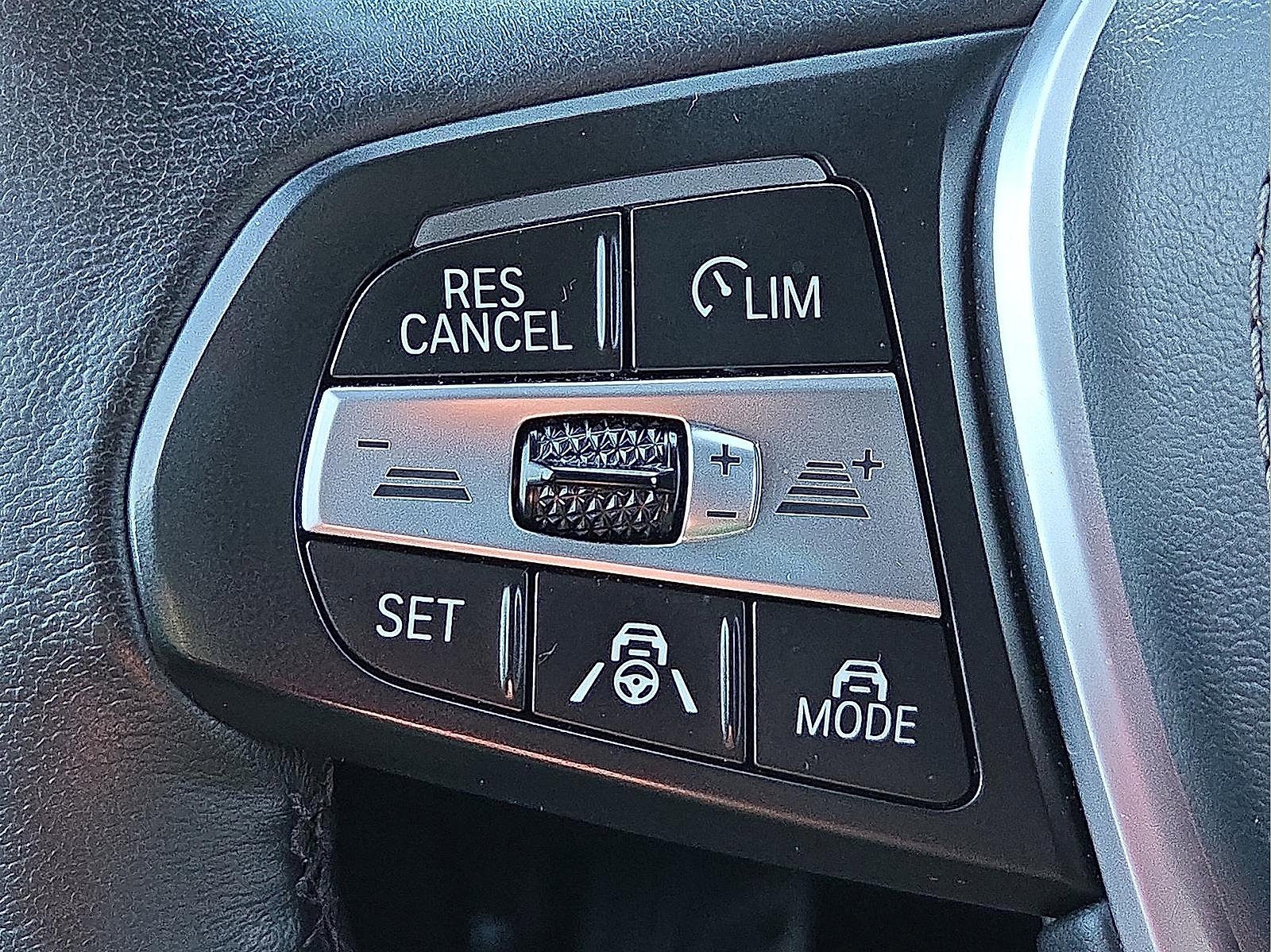 Used 2021 BMW X5 xDrive40i w/ Premium Package image 20