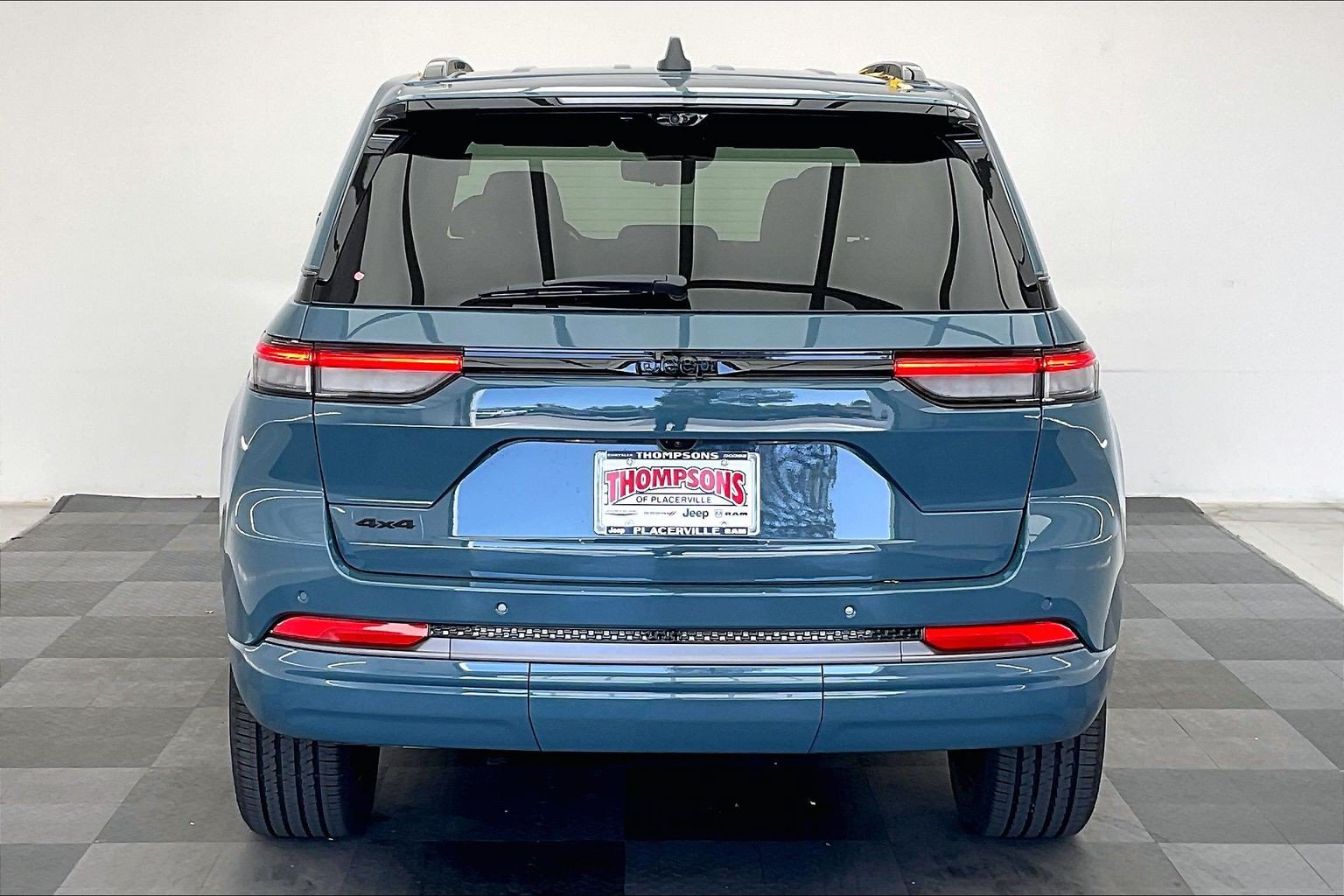 New 2027 Jeep Grand Cherokee Limited AWD/4WD image 3