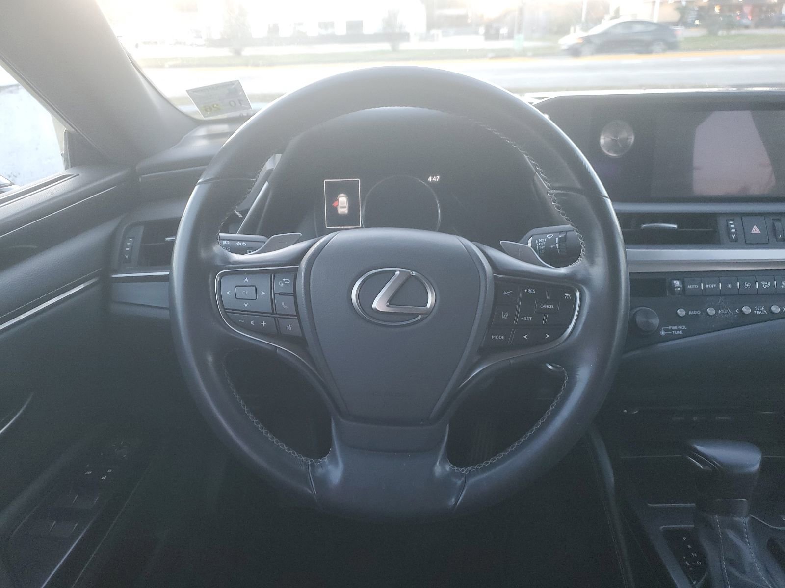 Used 2019 Lexus ES 350 w/ Ultra Luxury Package image 11