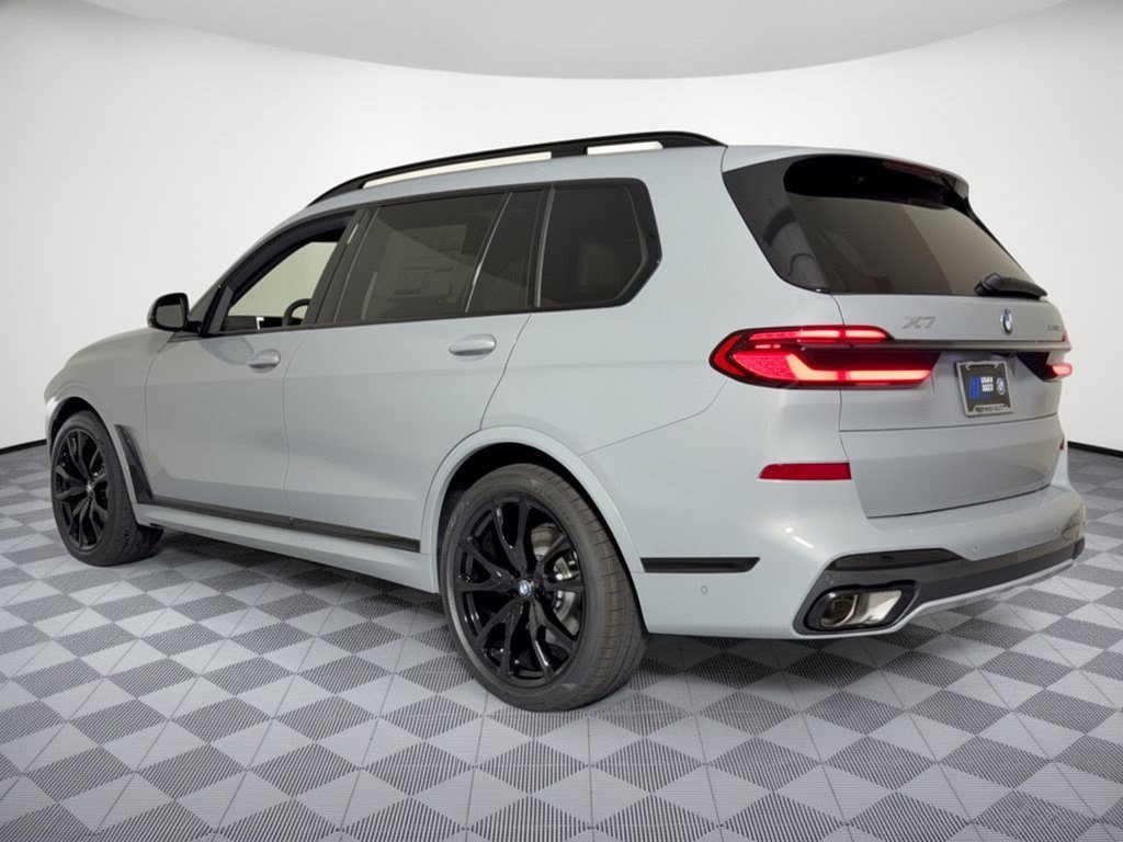 New 2027 BMW X7 xDrive40i w/ M Sport Package AWD/4WD image 3